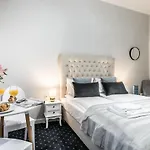 Serenity - Old Town By Friendly 4* Poznan
