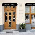 Ξενοδοχείο με διαμερίσματα Serenity - Old Town By Friendly 4*
