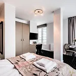 Serenity - Old Town By Friendly 4* Πόζναν