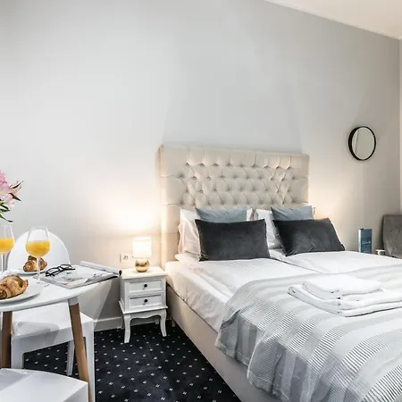 Serenity - Old Town By Friendly 4* Posen