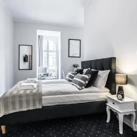 Serenity - Old Town By Friendly Apartmanhotel