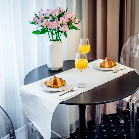 Serenity - Old Town By Friendly 3* Poznań