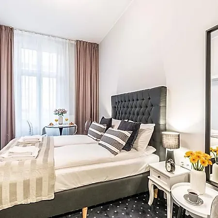Aparthotel Serenity - Old Town By Friendly